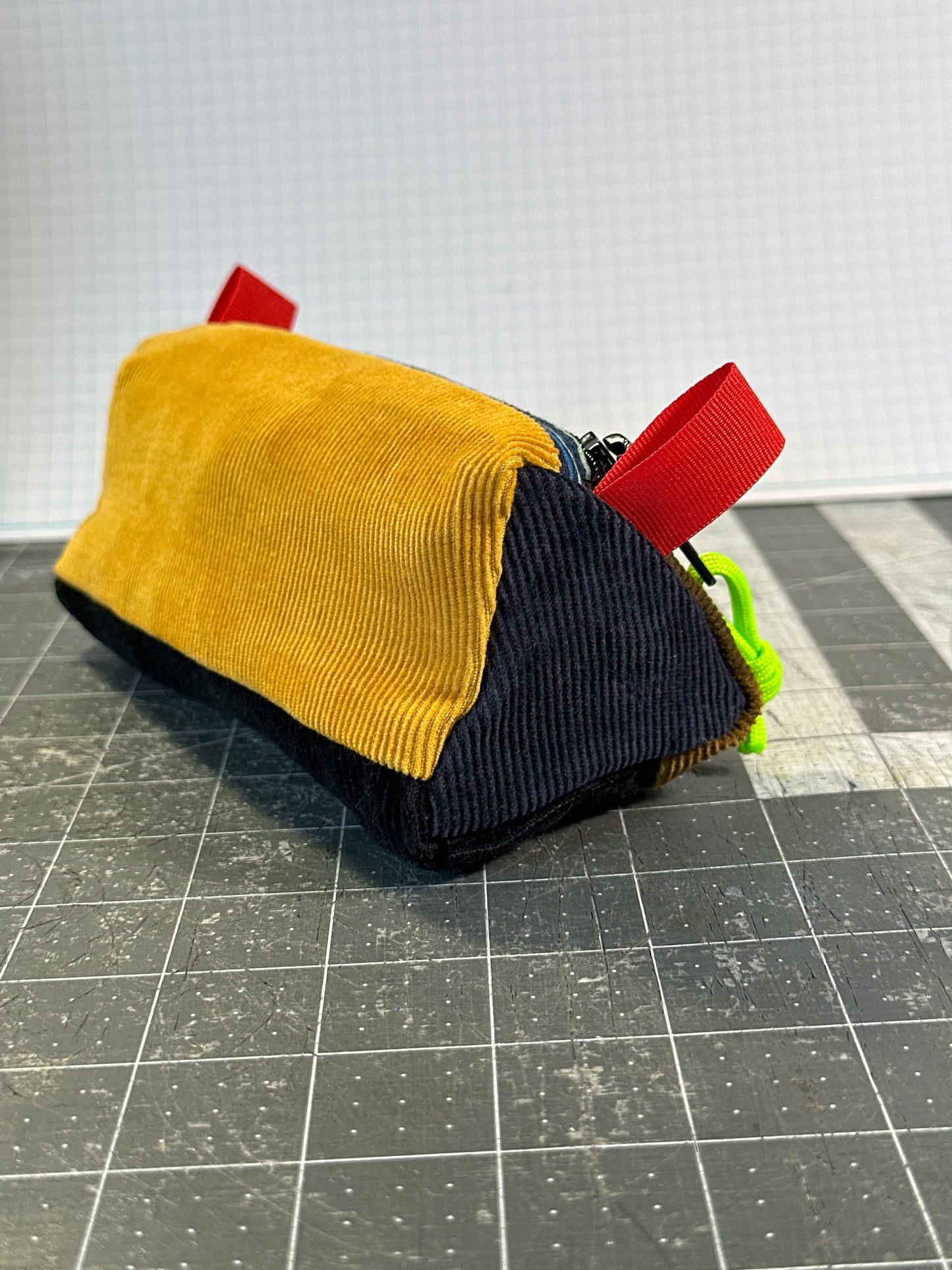 Worn-Wear Upcycled Triangle Pencil Case 0009 (small)