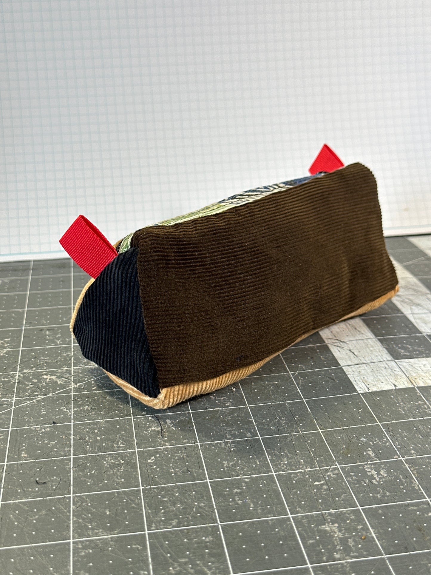Worn-Wear Upcycled Triangle Pencil Case 0005 (small)