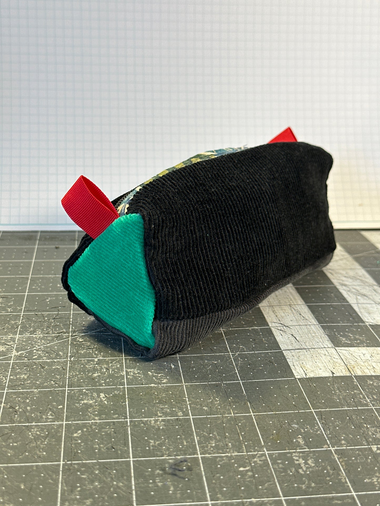 Worn-Wear Upcycled Triangle Pencil Case 0004 (small)
