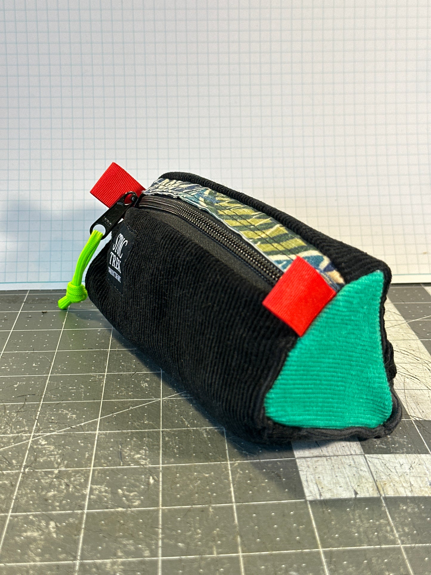 Worn-Wear Upcycled Triangle Pencil Case 0004 (small)