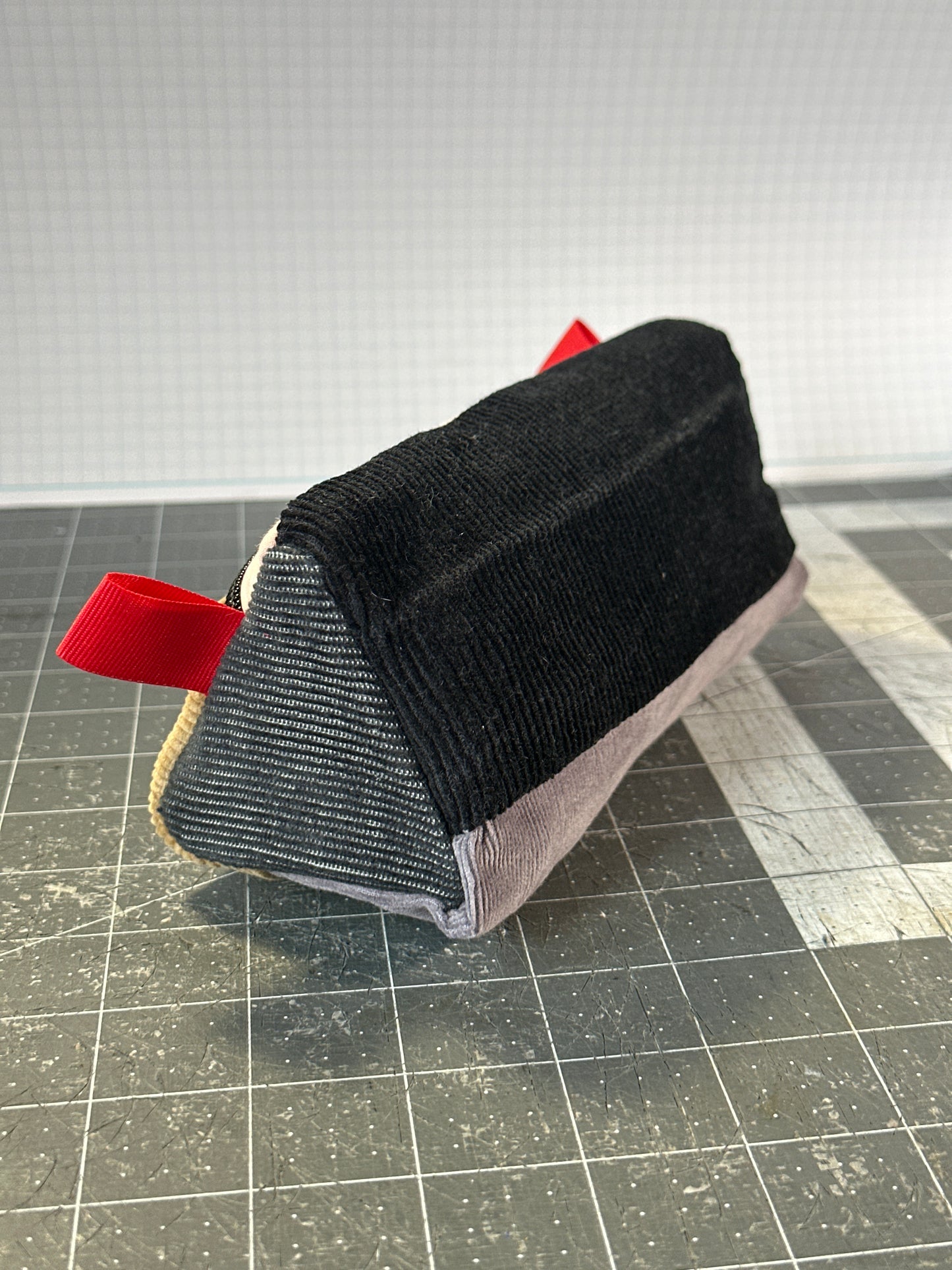 Worn-Wear Upcycled Triangle Pencil Case 0010 (small)