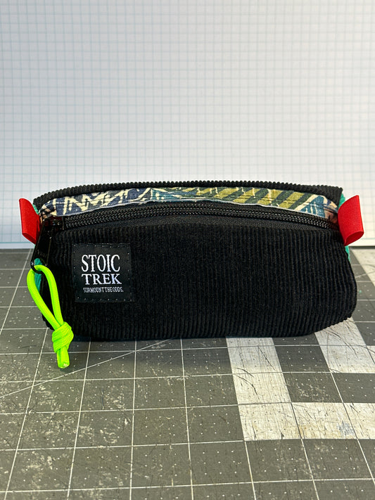 Worn-Wear Upcycled Triangle Pencil Case 0004 (small)