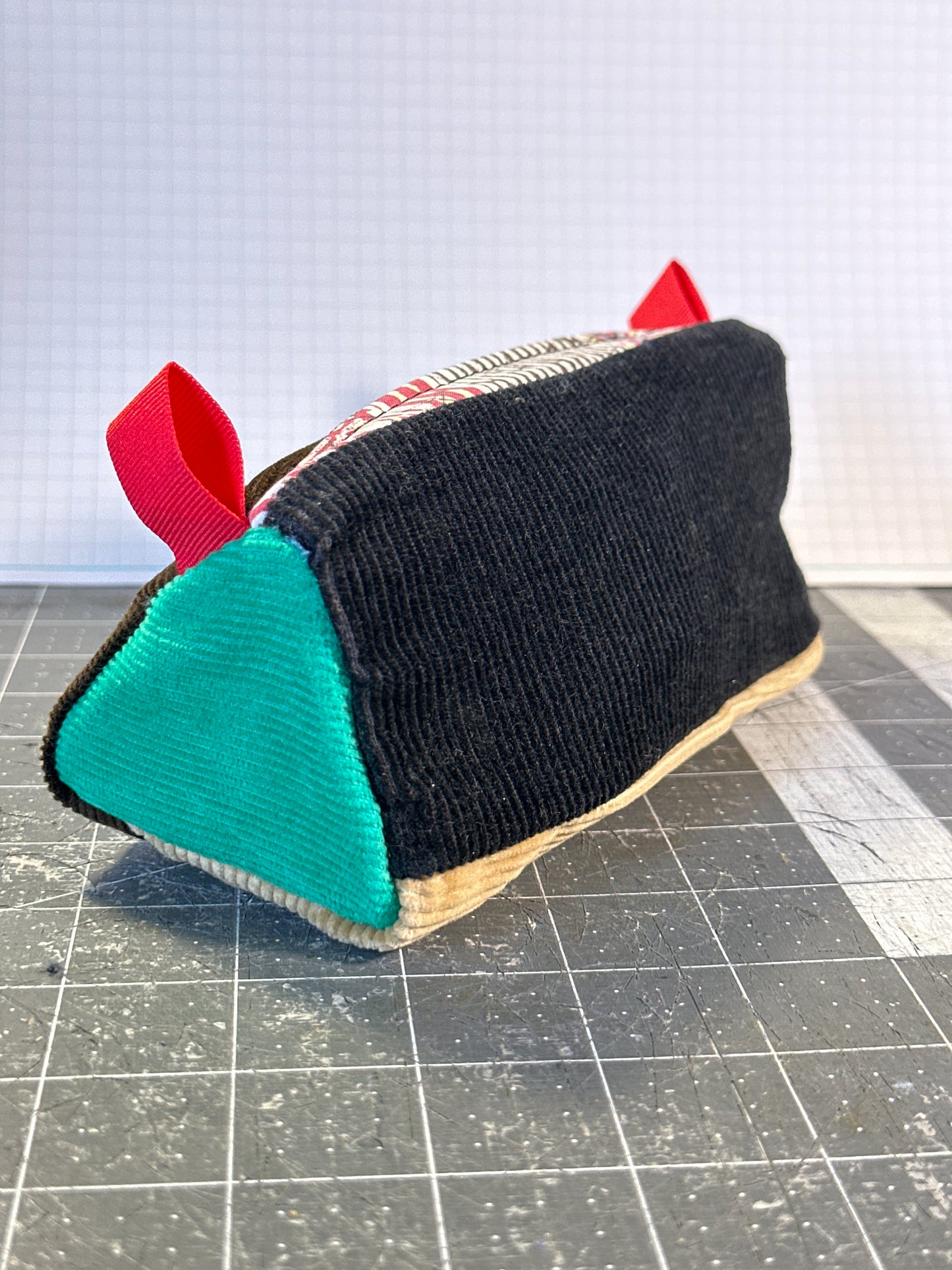 Worn-Wear Upcycled Triangle Pencil Case 0003 (small)