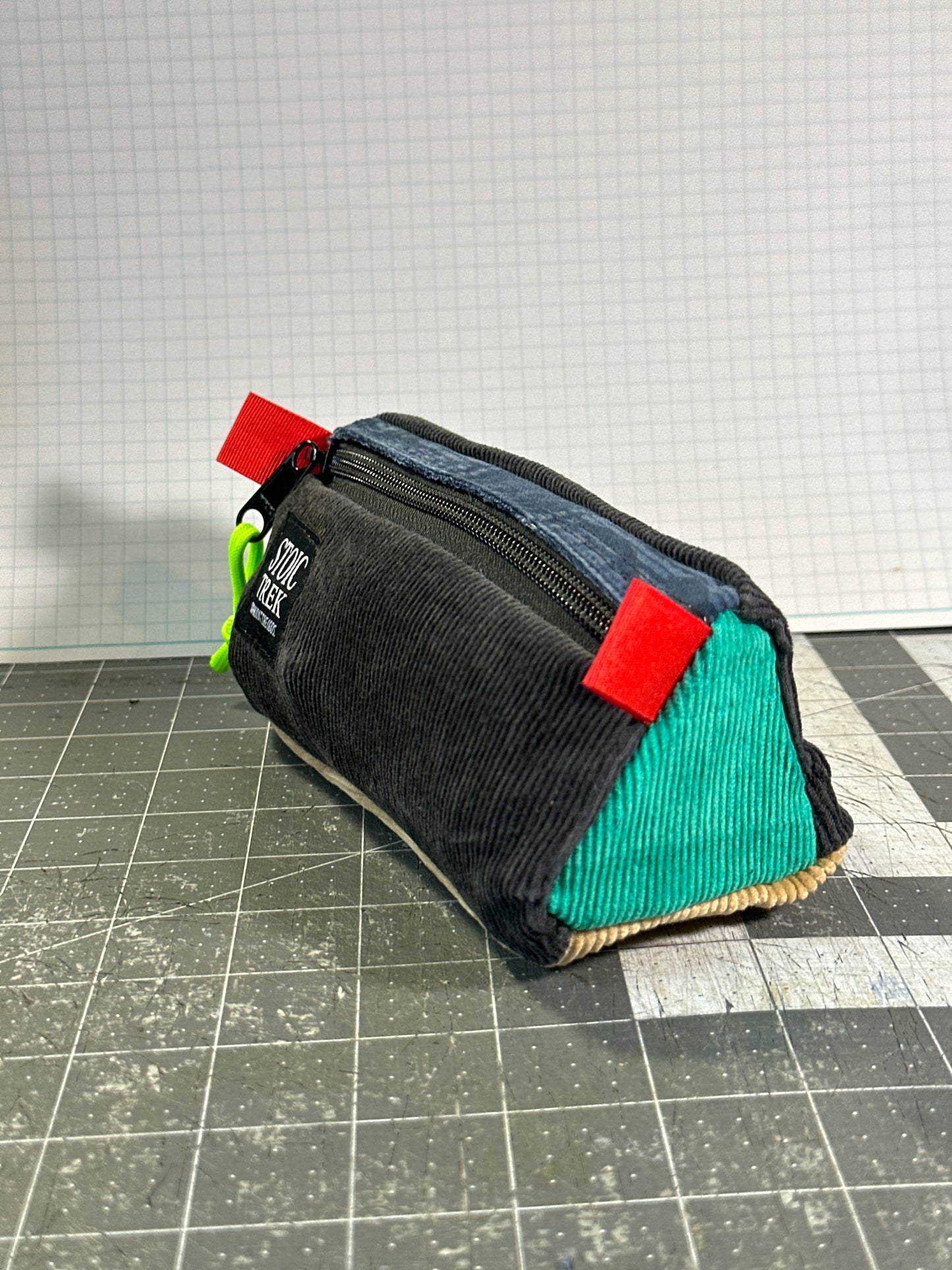 Worn-Wear Upcycled Triangle Pencil Case 0002 (small)