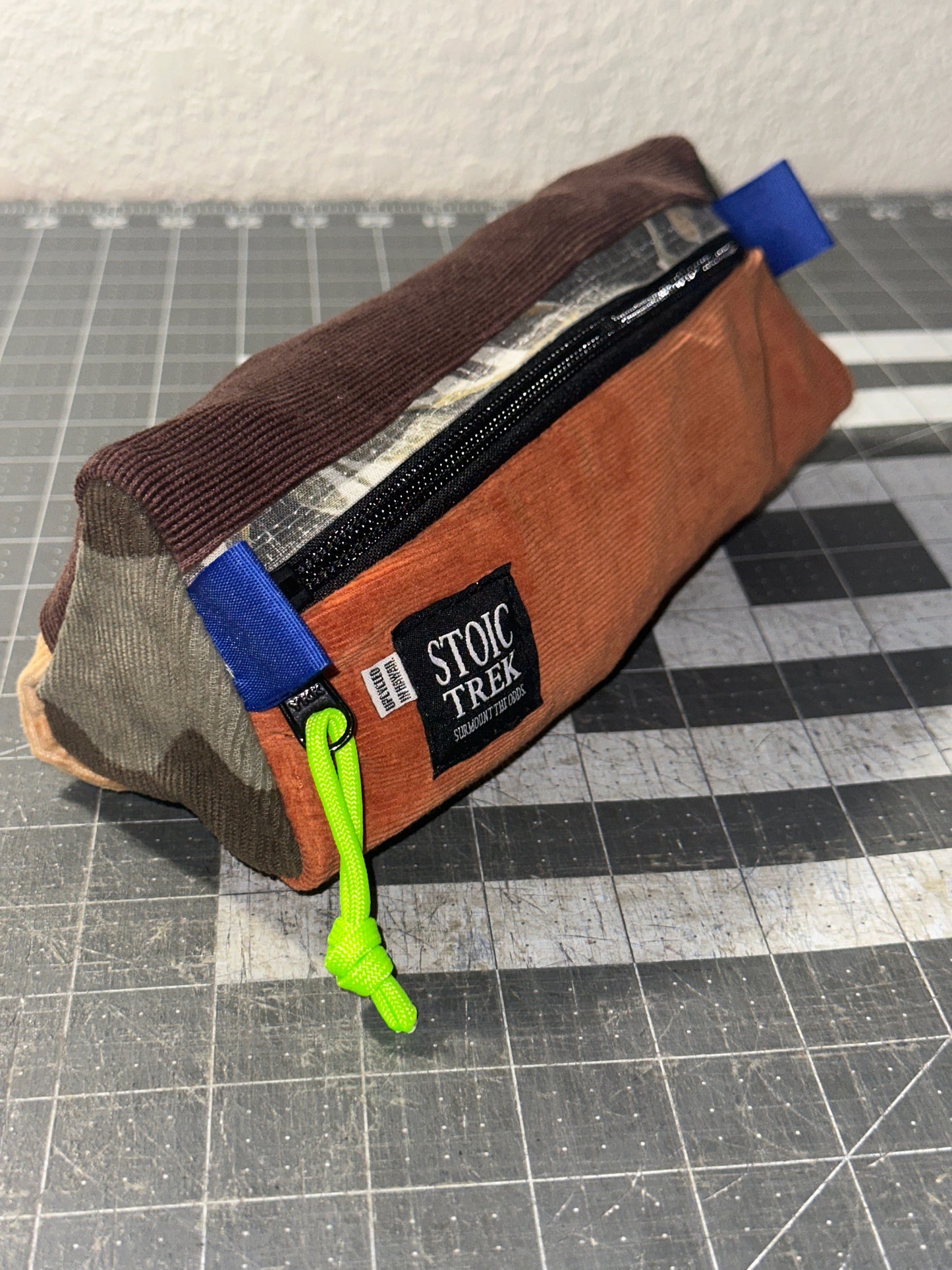 Worn-Wear Upcycled Triangle Pencil Case 0009 (large)