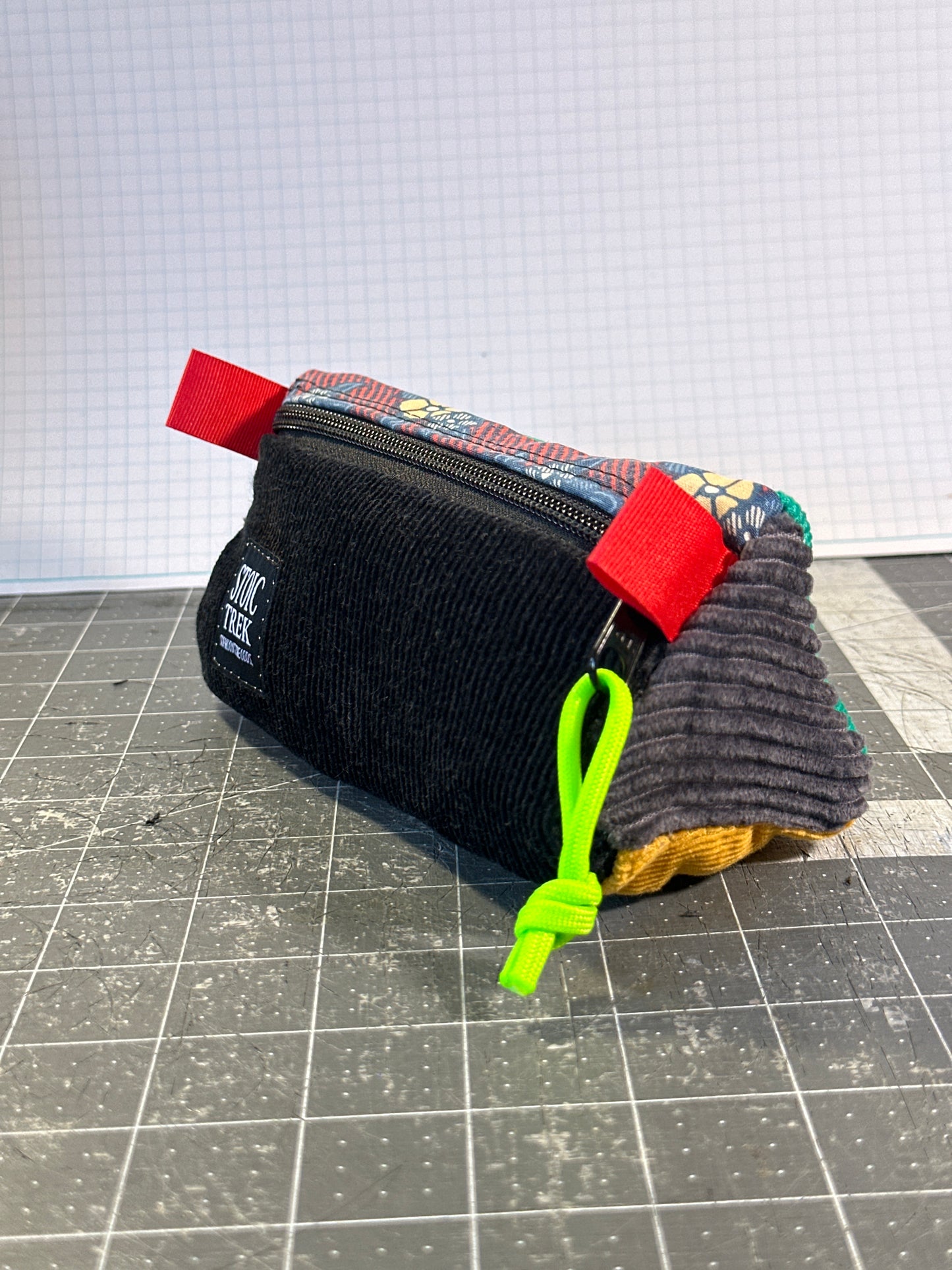 Worn-Wear Upcycled Triangle Pencil Case 0008 (small)