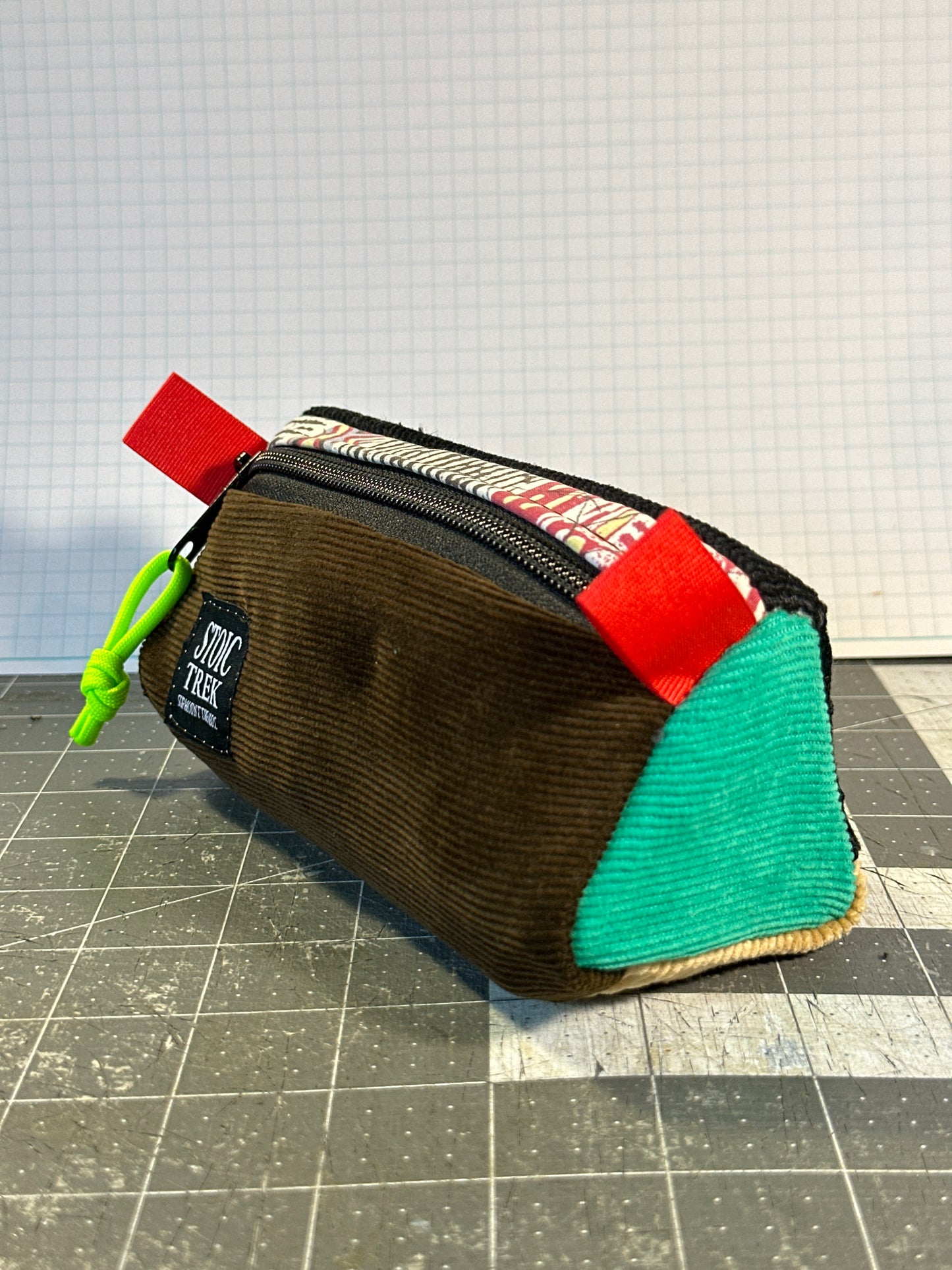 Worn-Wear Upcycled Triangle Pencil Case 0003 (small)