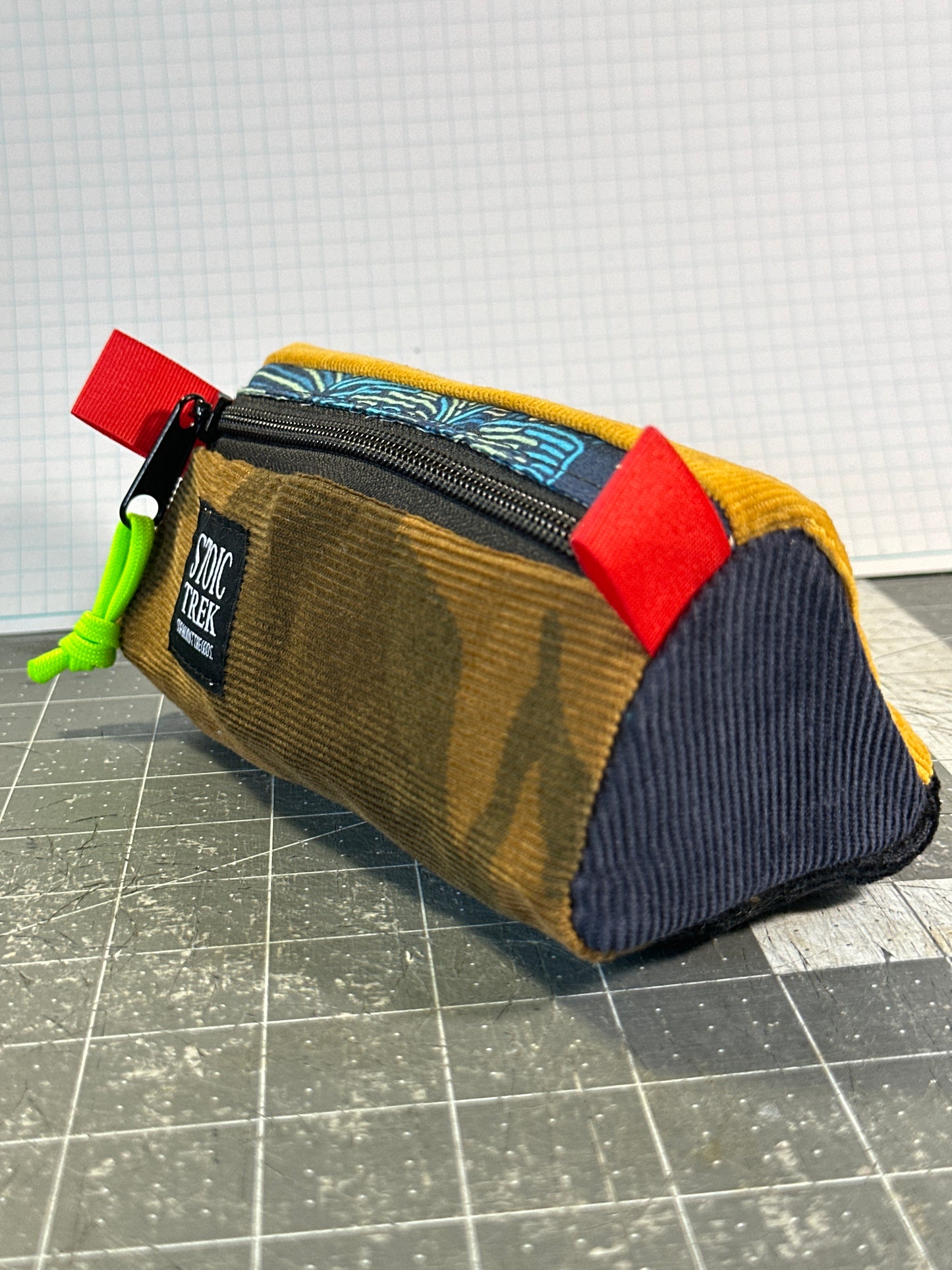 Worn-Wear Upcycled Triangle Pencil Case 0009 (small)