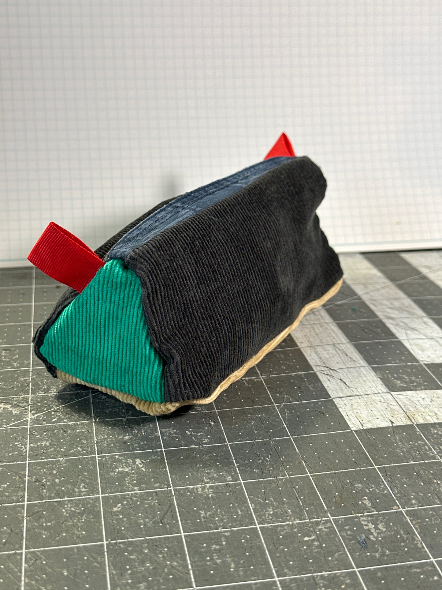 Worn-Wear Upcycled Triangle Pencil Case 0002 (small)