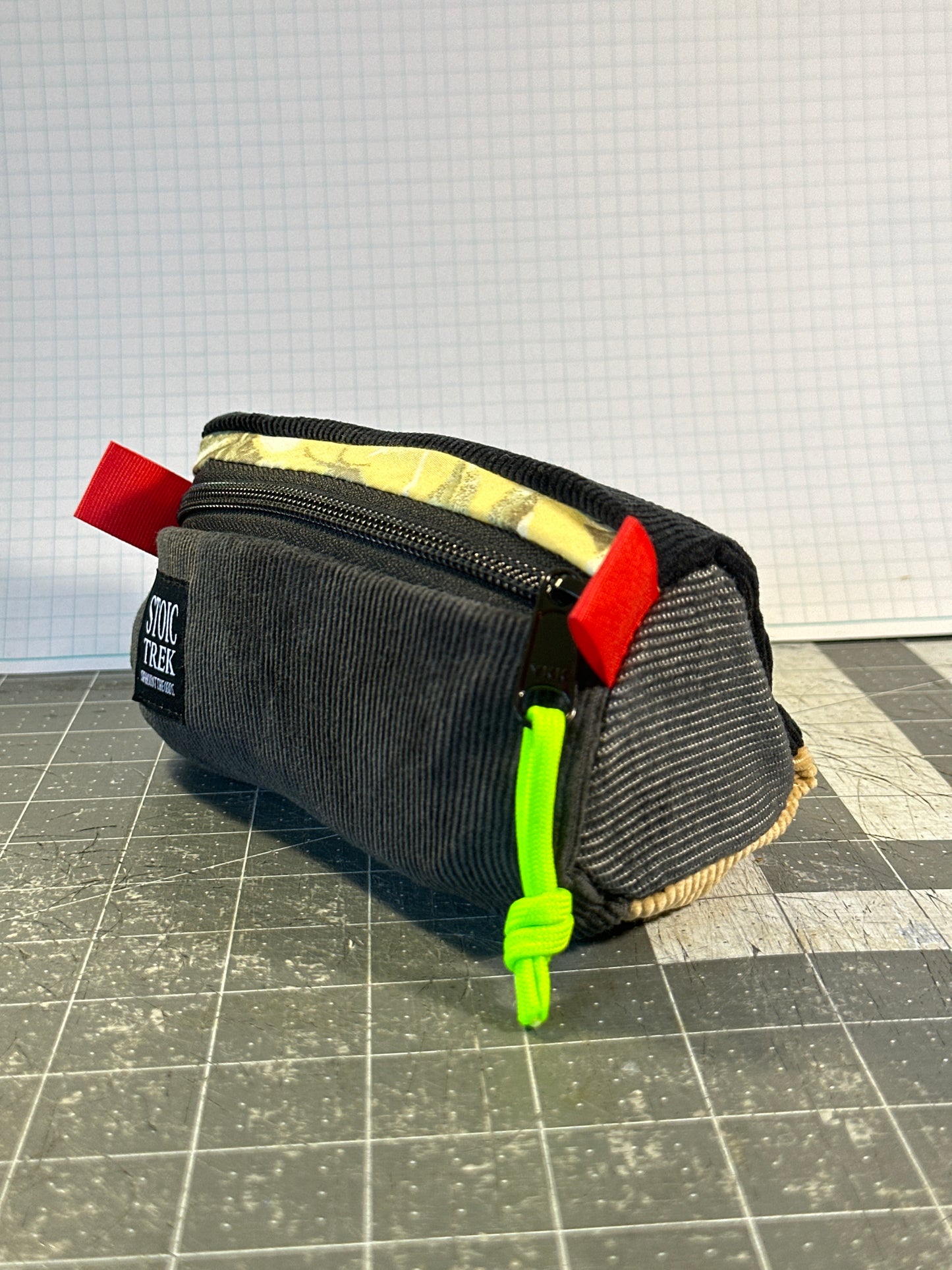 Worn-Wear Upcycled Triangle Pencil Case 0007 (small)