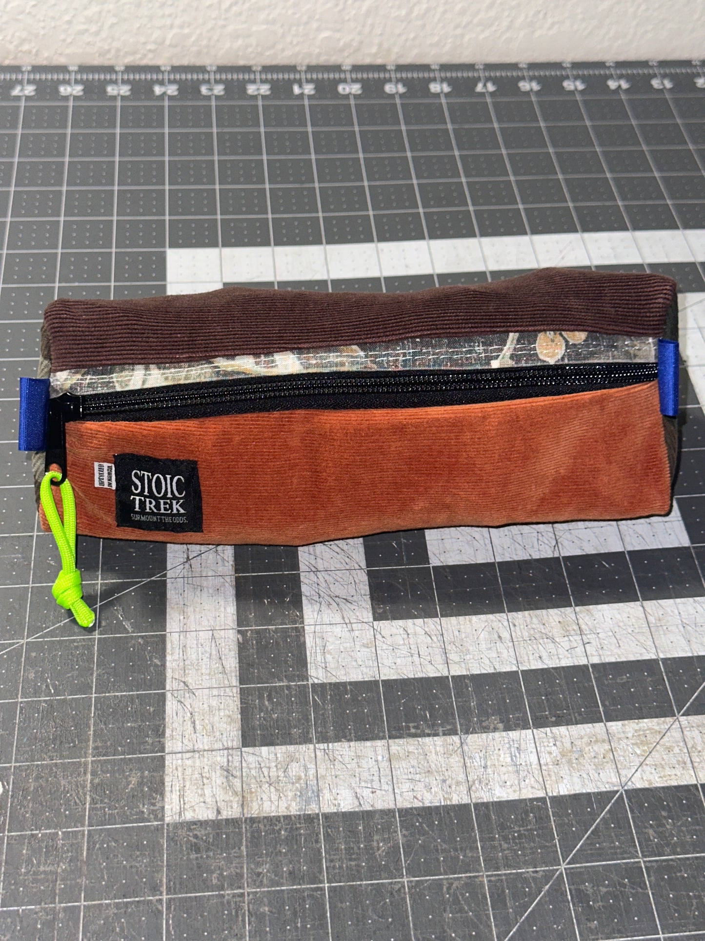 Worn-Wear Upcycled Triangle Pencil Case 0009 (large)