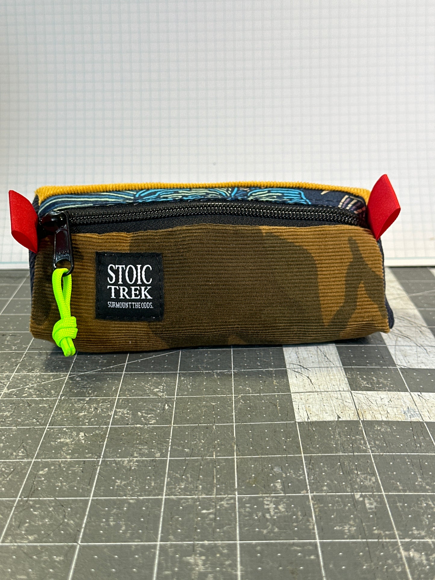 Worn-Wear Upcycled Triangle Pencil Case 0009 (small)