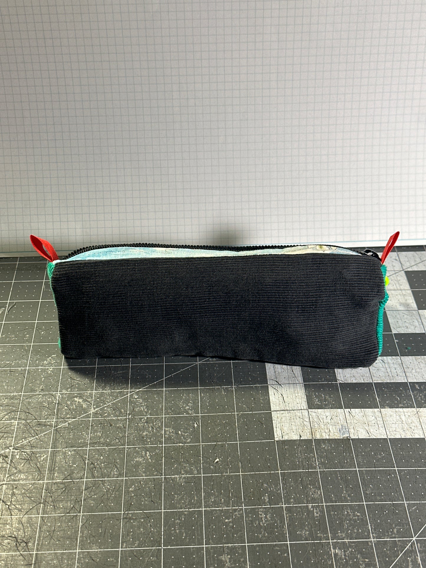 Worn-Wear Upcycled Triangle Pencil Case 0007 (large)