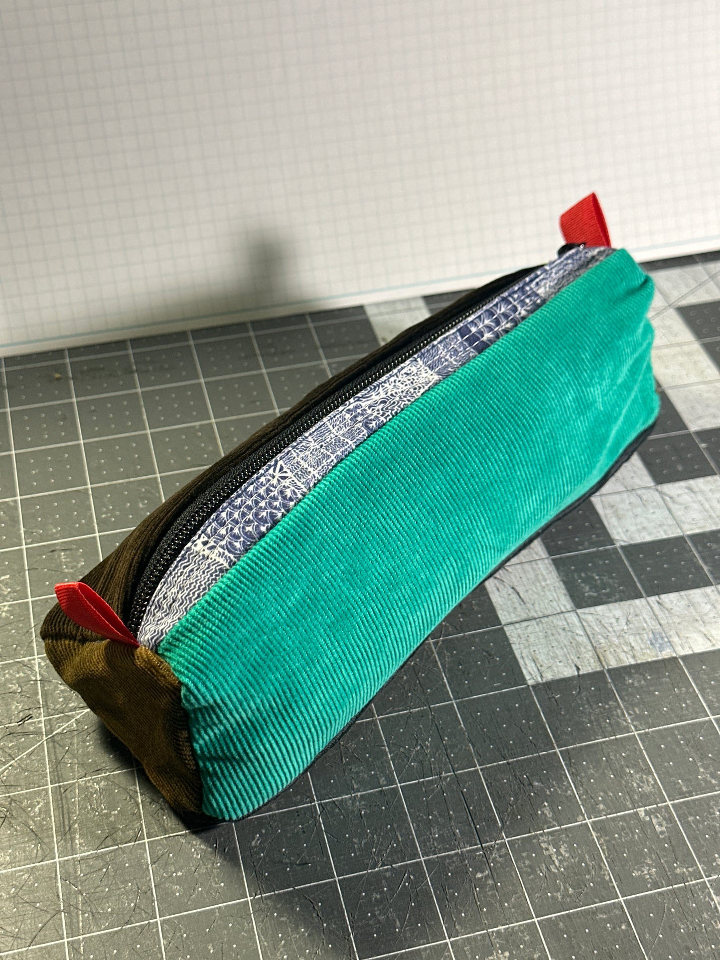 Worn-Wear Upcycled Triangle Pencil Case 0008 (large)