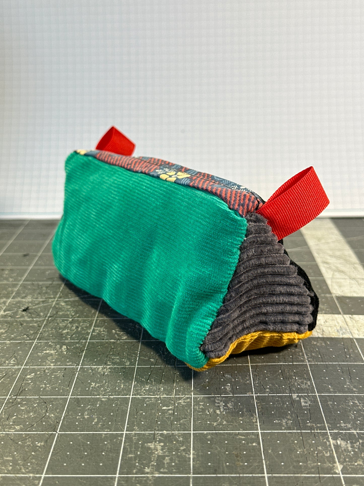 Worn-Wear Upcycled Triangle Pencil Case 0008 (small)