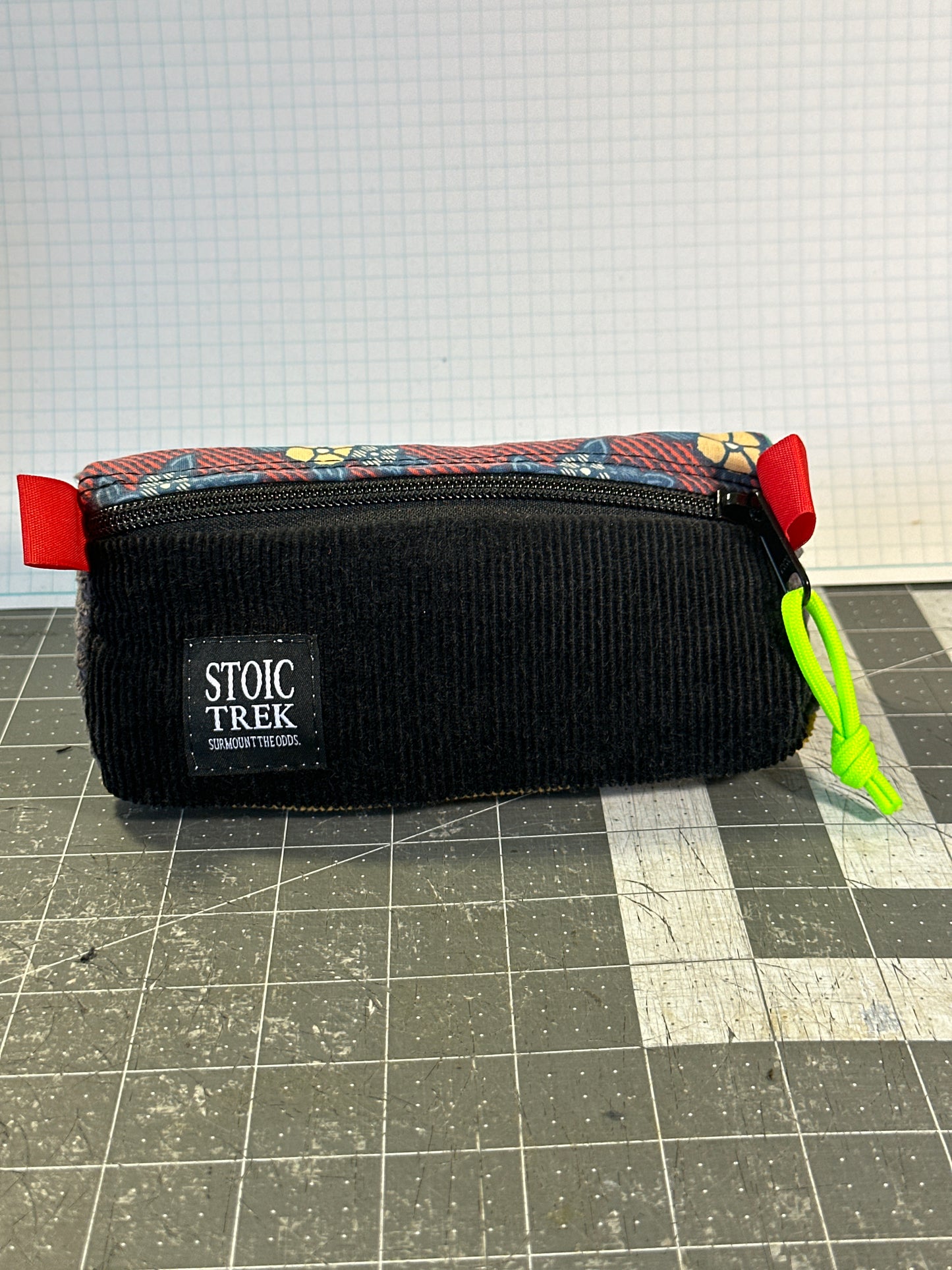 Worn-Wear Upcycled Triangle Pencil Case 0008 (small)