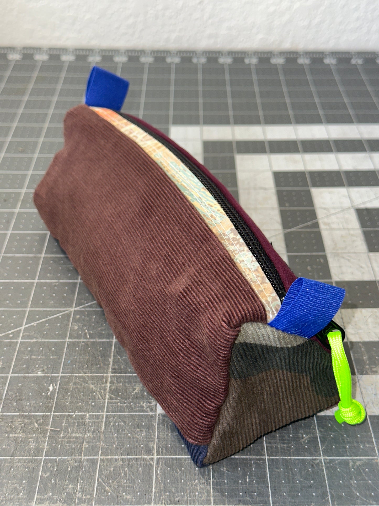 Worn-Wear Upcycled Triangle Pencil Case 0012 (large)